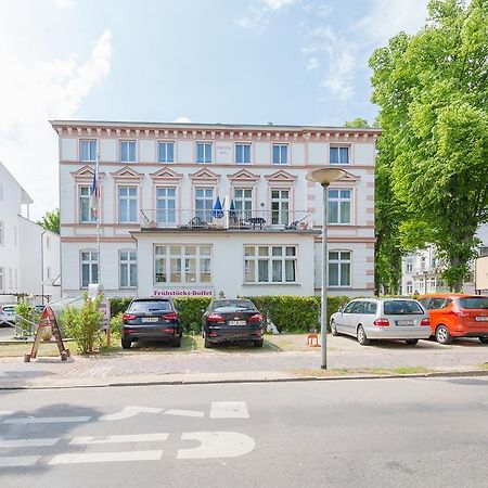 Haus Troja Hotel Rostock Exterior photo
